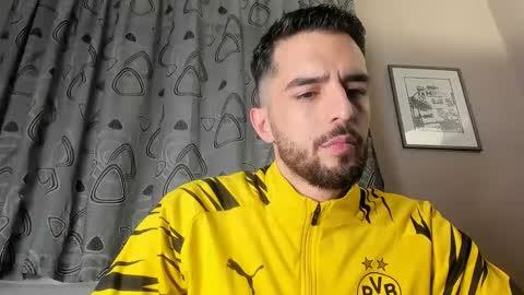 themmistokles online show from December 14, 9:35 pm