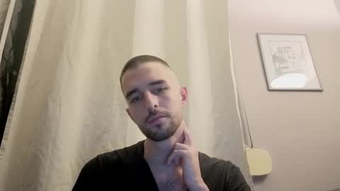 themmistokles online show from November 10, 8:44 pm