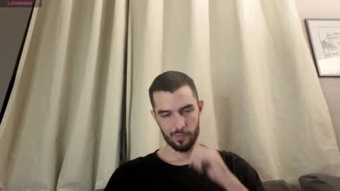 themmistokles online show from February 3, 8:13 pm