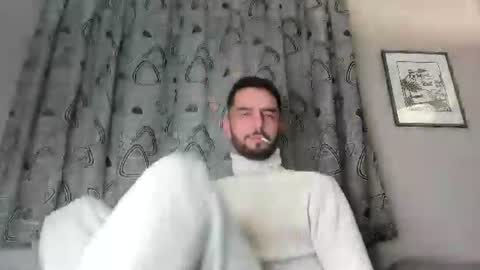 themmistokles online show from December 5, 10:17 pm