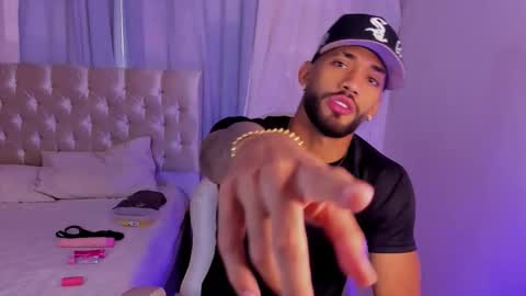 Snapshot of theo_sky1 chatting on September 27, 8:06 pm theo_sky1 online show from September 27, 8:06 pm