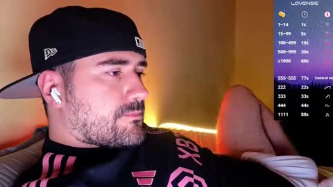 Snapshot of theoravi chatting on November 2, 3:17 am Theo Ravi online show from November 2, 3:17 am