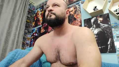 Snapshot of thephenomone chatting on October 27, 6:35 am Chris online show from October 27, 6:35 am