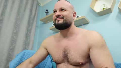 Snapshot of thephenomone chatting on February 15, 4:01 pm Chris online show from February 15, 4:01 pm