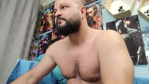 Snapshot of thephenomone chatting on September 17, 3:32 am Chris online show from September 17, 3:32 am