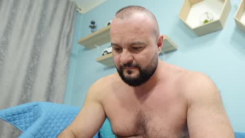 Snapshot of thephenomone chatting on February 7, 1:53 pm Chris online show from February 7, 1:53 pm