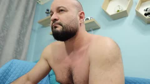 Snapshot of thephenomone chatting on February 17, 7:01 pm Chris online show from February 17, 7:01 pm