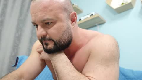 Snapshot of thephenomone chatting on February 25, 2:15 pm Chris online show from February 25, 2:15 pm