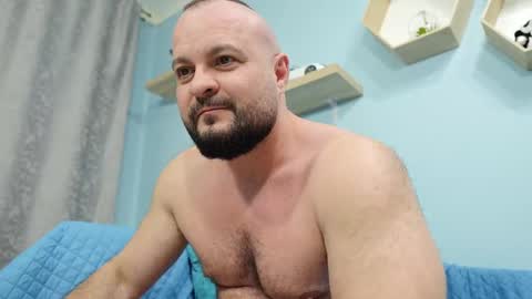 Snapshot of thephenomone chatting on February 14, 6:40 pm Chris online show from February 14, 6:40 pm