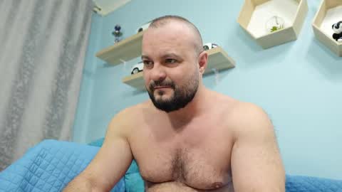 Snapshot of thephenomone chatting on February 18, 6:59 am Chris online show from February 18, 6:59 am