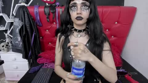 Yue Eclipsa online show from December 31, 7:20 am