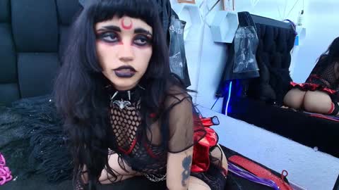 Yue Eclipsa online show from December 7, 3:58 pm