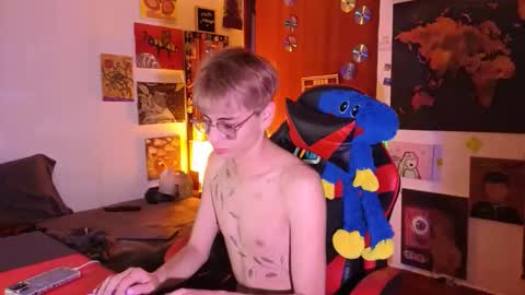 Matt independent model  online show from April 29, 8:46 pm