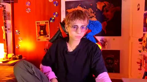 Matt independent model  online show from April 21, 7:54 pm