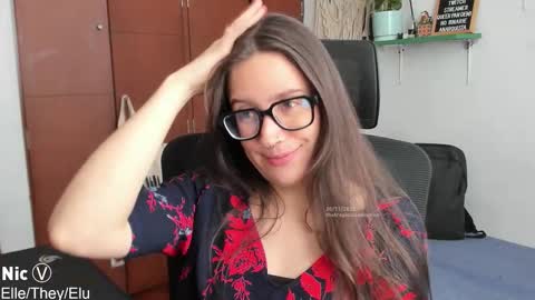 Nicole online show from November 20, 2:25 pm