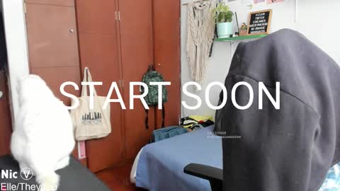 Nicole online show from December 3, 2:07 pm