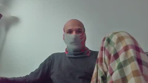 Scarf guy online show from November 4, 8:37 am