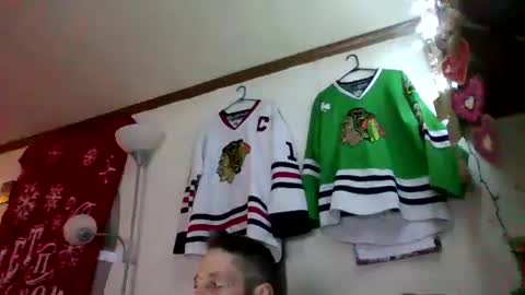 Snapshot of theycallmemellowthebreeze chatting on January 29, 2:51 am mellow online show from January 29, 2:51 am