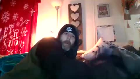 Snapshot of theycallmemellowthebreeze chatting on December 11, 5:47 pm mellow online show from December 11, 5:47 pm