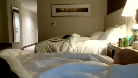 Snapshot of theycallmemellowthebreeze chatting on December 31, 6:59 am mellow online show from December 31, 6:59 am