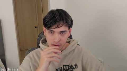 thiaan__ online show from November 28, 10:33 am