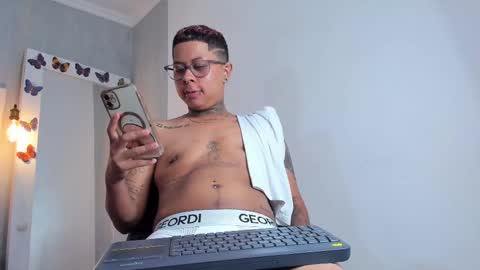 Thiago online show from March 9, 6:54 pm