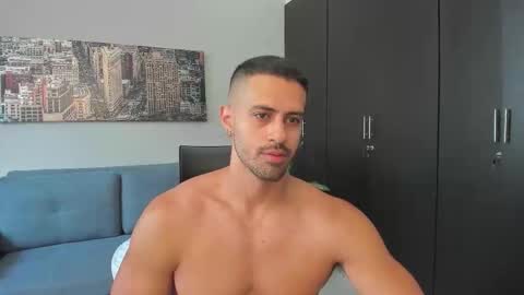 thiago_driussi online show from September 9, 1:33 pm