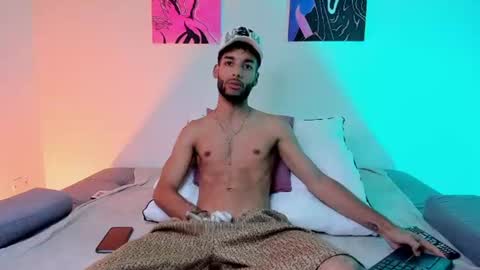 ThiagoFerreti online show from August 4, 3:24 am