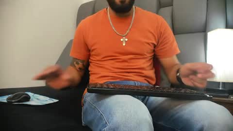 Thia Gomez online show from March 27, 7:15 pm