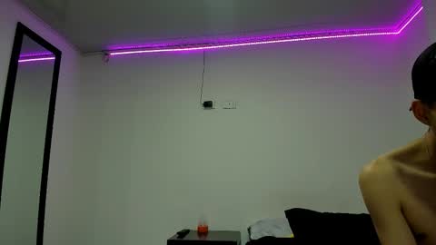 Thiago Wells online show from February 23, 6:49 am