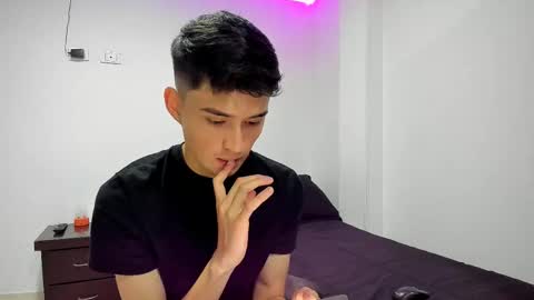 Thiago Wells online show from February 18, 8:25 pm