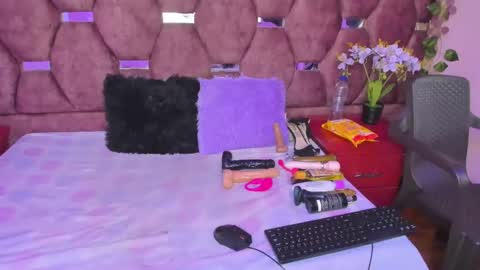 thiana_taylor online show from October 17, 10:58 pm