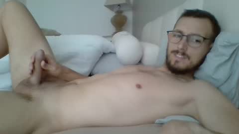 thib9223 online show from March 31, 12:27 pm