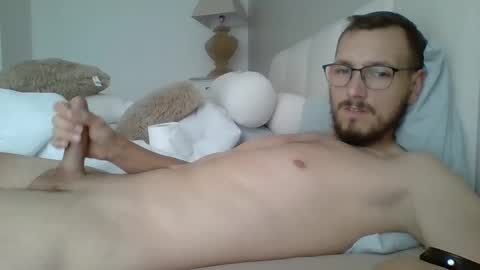 thib9223 online show from March 29, 2:40 pm