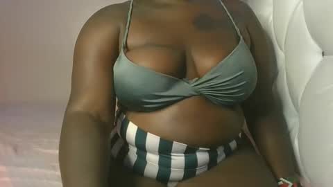 Snapshot of thick_godess chatting on October 13, 10:28 am thick_godess online show from October 13, 10:28 am