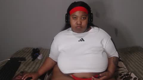 thickassmamie26 online show from May 28, 1:58 am