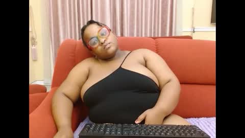 thickjuicyxxx online show from October 12, 11:06 pm
