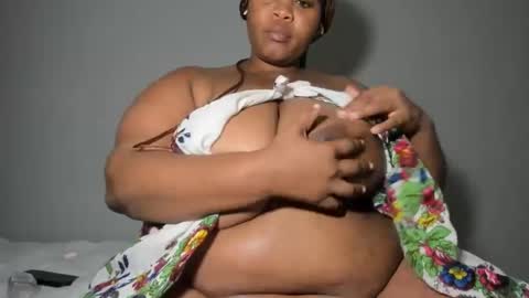 Snapshot of thickleeyanax chatting on February 13, 6:37 pm thickleeyanax online show from February 13, 6:37 pm