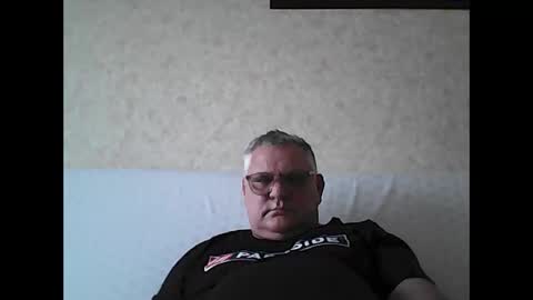 Snapshot of thierrysymp chatting on October 23, 4:19 pm Thierrysymp online show from October 23, 4:19 pm