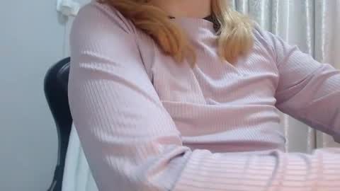 sara online show from April 16, 2:11 am