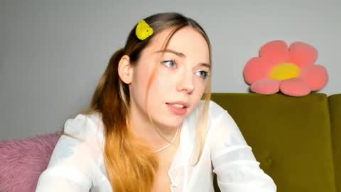 Snapshot of thisisamelia chatting on December 1, 4:32 pm Amelia  shows on mondays fridays and sundays  if anything changes im giving updates on my fansly  online show from December 1, 4:32 pm