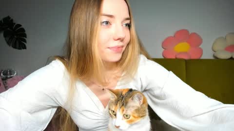 Snapshot of thisisamelia chatting on December 2, 5:10 pm Amelia  shows on mondays fridays and sundays  if anything changes im giving updates on my fansly  online show from December 2, 5:10 pm