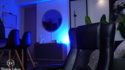 Thomas Falcon online show from January 17, 3:12 am