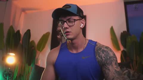 Thomas Falcon online show from December 1, 10:52 pm