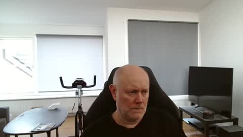 thomash32 online show from October 10, 8:42 am