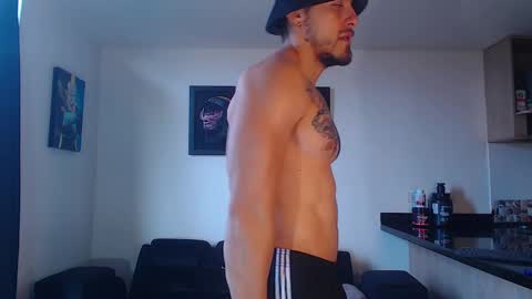 Thomas online show from February 2, 9:23 pm