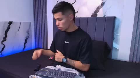 thomass_conor online show from March 12, 9:29 pm