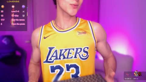 Thom Klein online show from November 26, 6:59 pm