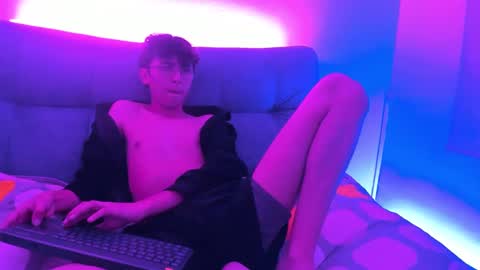  thommy comp online show from March 5, 9:16 am