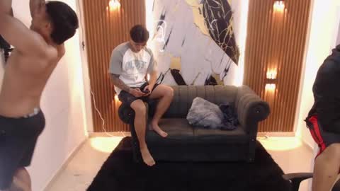 thomson_hot01 online show from June 7, 7:13 am